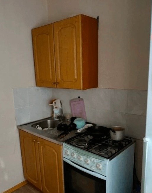 While his wife was at work the man spent 170 dollars and totally remade their miserable kitchen