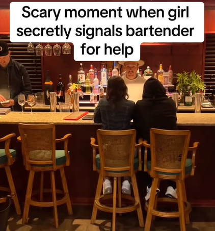 Bartender Is Confused When Woman Orders An “Angel Shot,” Until He Googles It And Rushes To Help.