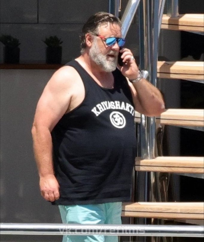 Russell Crowe is 136 kilos. This is what looks like the transformation of beloved actor