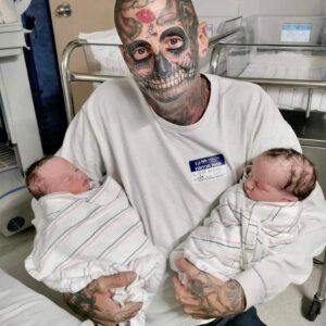 Heavily tattooed dad faces backlash before wife reveals the truth Heavily tattooed dad faces backlash before wife reveals the truth